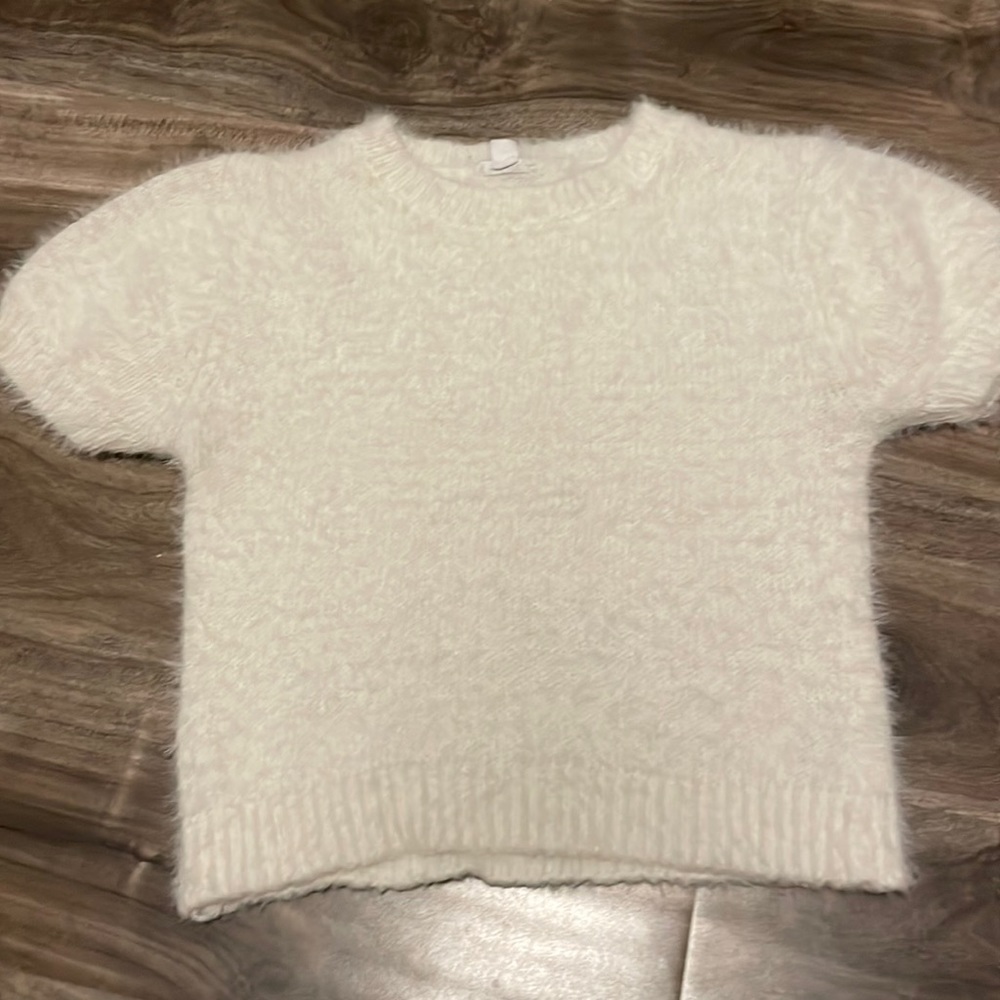 Garage cashmere white short-sleeve sweater